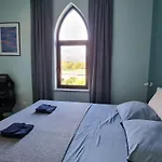 Limo To Host Bed & Breakfast 3*